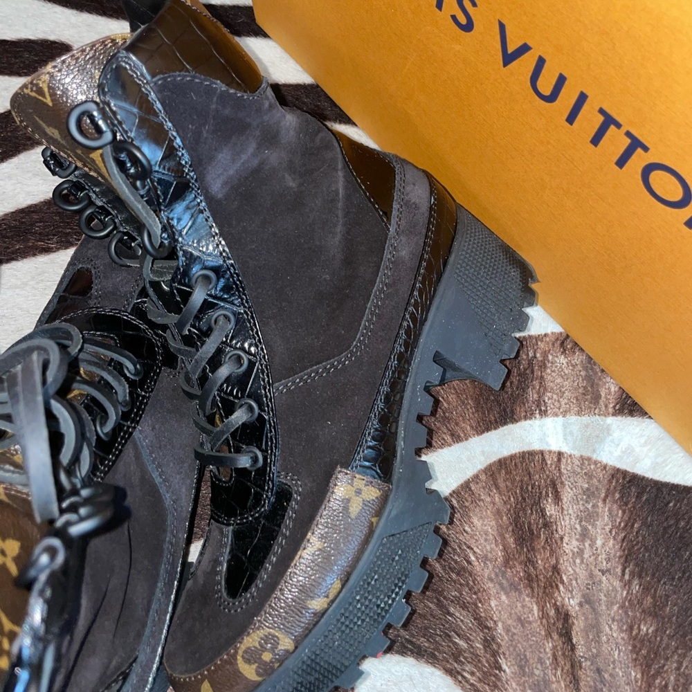 Laureate Platform Desert Boots